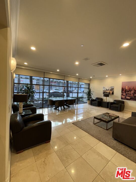 Photo - 600 W 9th St Unit 607