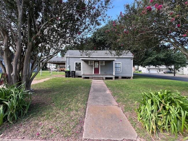 Photo - 521 W Caney St