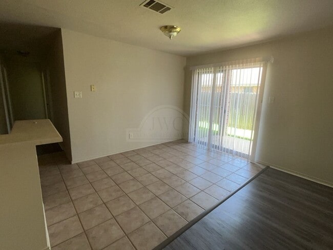 Photo - 2318 Wildewood Dr