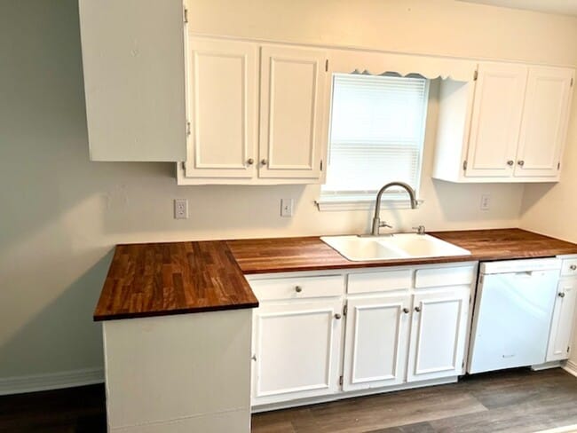 Photo - 3/2 brick home in Cottage Park Estates