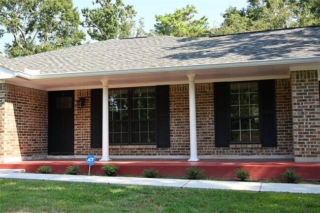 212 Summit Dr