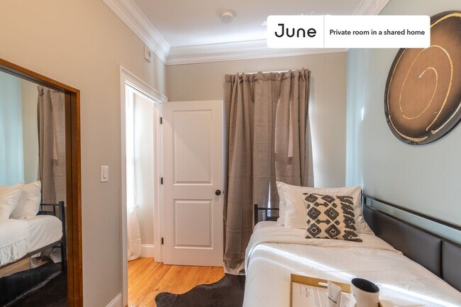 Room in Shared 3 bed/1 bath home in North End