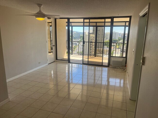 Building Photo - Must See Unit 1601 Rental