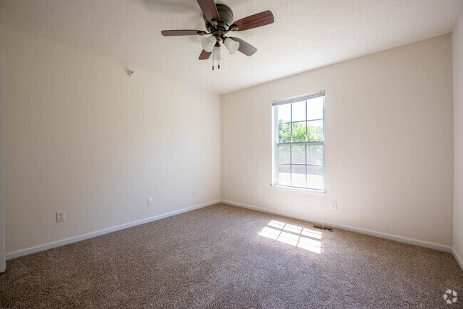 2BR, 2BA - 1,018SF - Bedroom