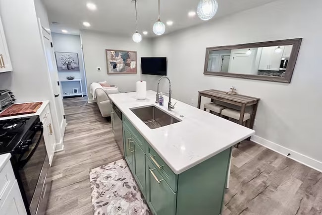 Photo - Yale Ave,LLC Unit 1