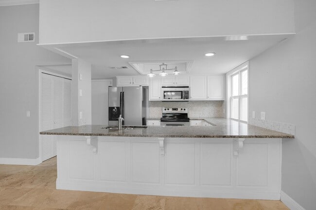 Photo - 319 L'Atrium Dr