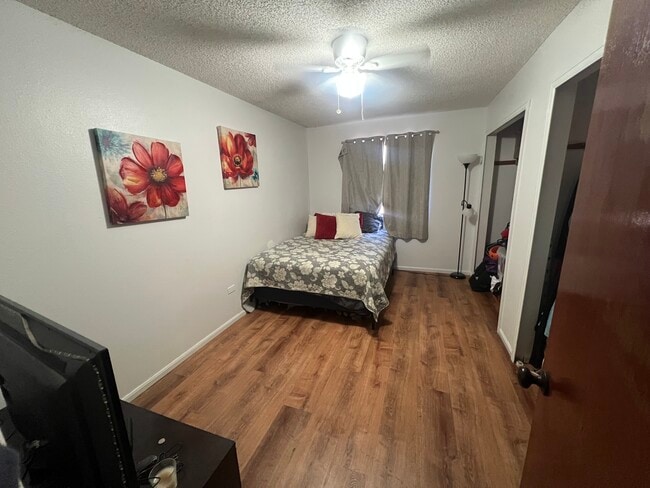 Building Photo - 2840 W 21st St Unit 10