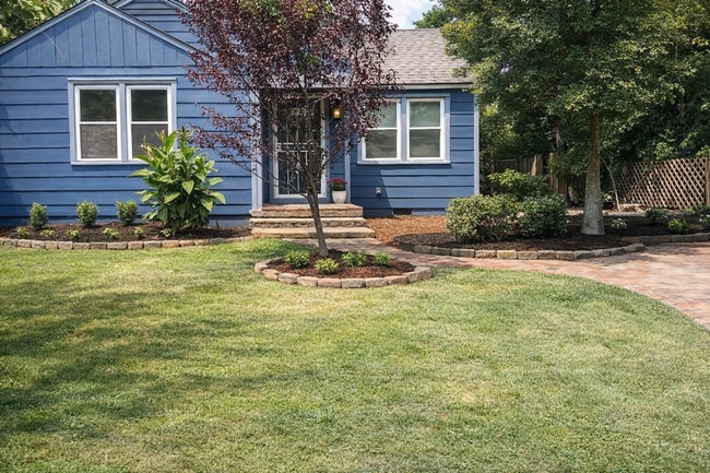 Building Photo - Walker duplex Unit 1990 Walker