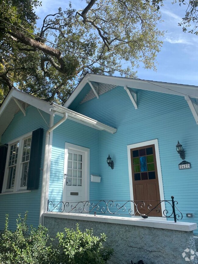 Building Photo - Renovated cottage in University area 2bed/... Rental