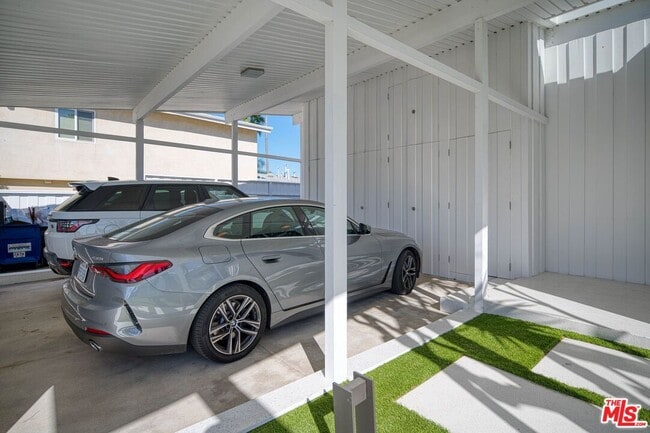 Photo - 2262 Stradella Rd