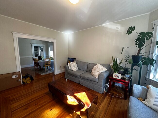 Photo - 17 Hunnewell Ave Unidad 2