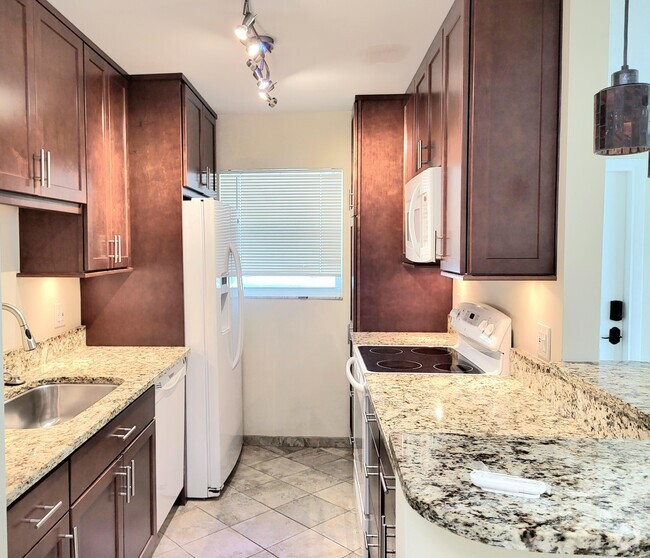 Building Photo - 3101 Albatross Rd Rental