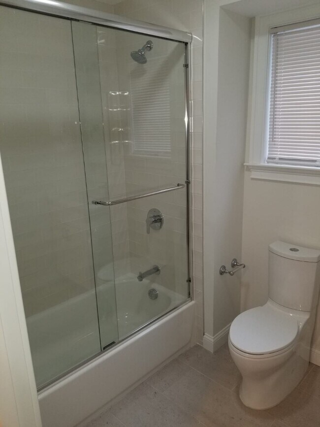 43 Oak St Unit 1