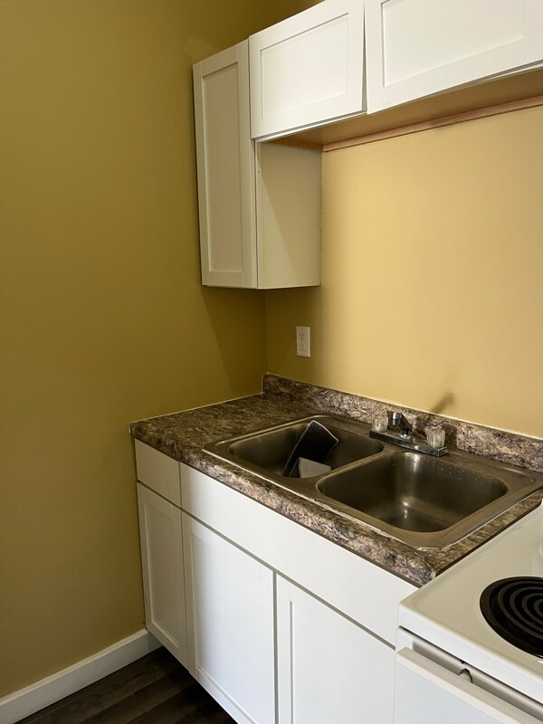 Photo - 913 S Main St Unit 100