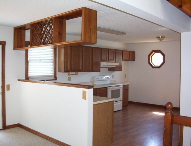 Photo - 4 bedroom house in northeast Springfield w...