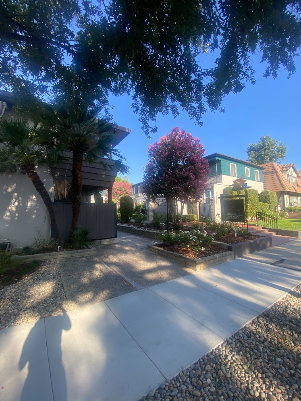 Photo - 283 S El Molino Ave Unidad 12