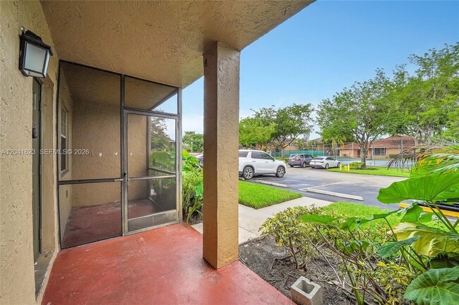 Photo - 755 NW 104th Ave Unidad 104