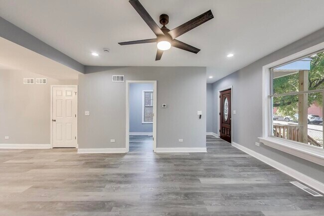 Photo - 1612 W Erie St