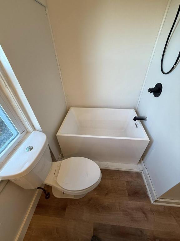 Photo - 416 Burgess St