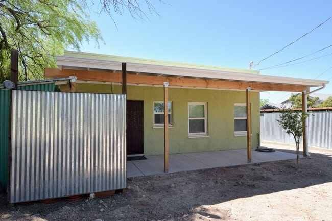 Photo - ALL UTILITIES INCLUDED - Updated Historic 1929 1 Bed 1 Bath Attached Bungalow