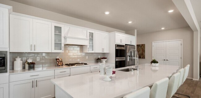 Photo - Spacious 5-bedroom, 3.5-bath in Tahoma Ridge Community