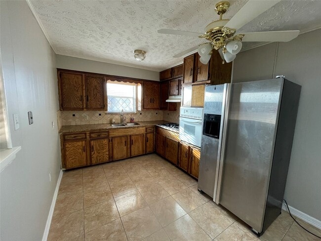 Photo - 8826 Klondike St