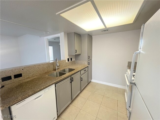 Photo - 8070 W Russell Rd Unit 2004