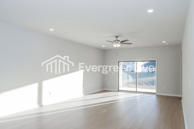 Photo - 312 Pond Spg Dr