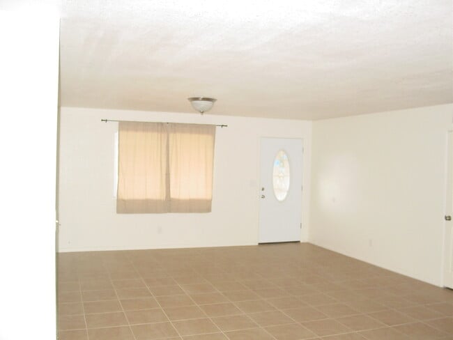 Photo - 3BR/2BA/2GA 1,768 sq.ft. rental in Sierra Vista, AZ- Brand New Tile In Bedrooms!!!