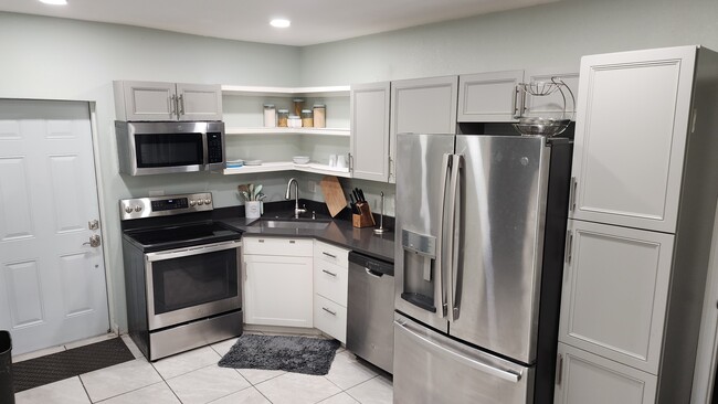 Photo - 1002 Brothers Ave.