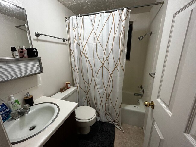 Photo - 1B/1B Pet Friendly Apartment South of BYU Unit 120