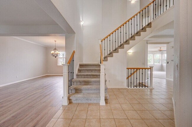 Photo - 5 bedroom, 4 1/2 bath, with 3 car garage in Cherry Creek School District