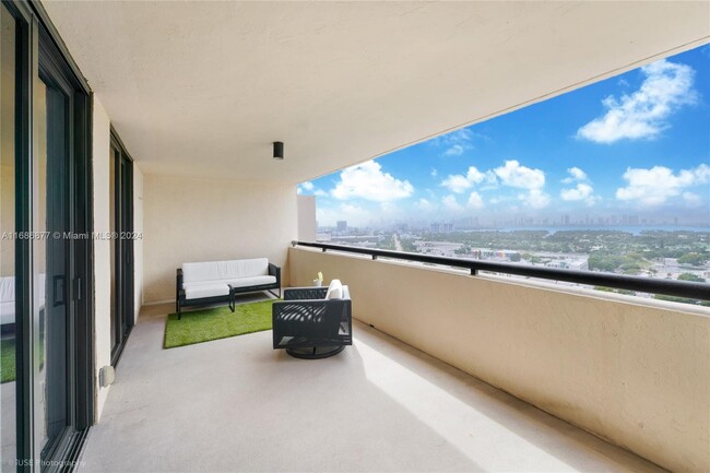 Photo - 2555 Collins Ave Condo Unit PH206