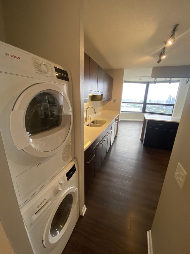 Building Photo - 155 N Harbor Dr Rental