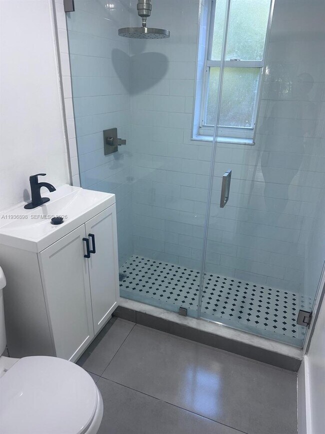 Photo - 10070 E Bay Harbor Dr Unit 70B