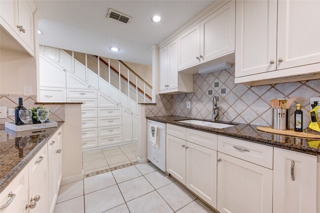 Photo - 2232 S Piney Point Rd Unit 110