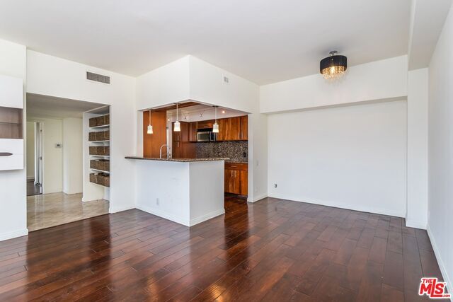 Photo - 7135 Hollywood Blvd Unidad 606