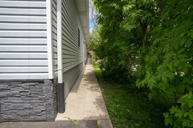 Photo - 104 Dominion Rd