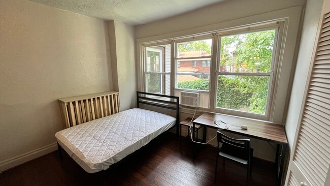 Building Photo - 5847 Nicholson St Unit 2