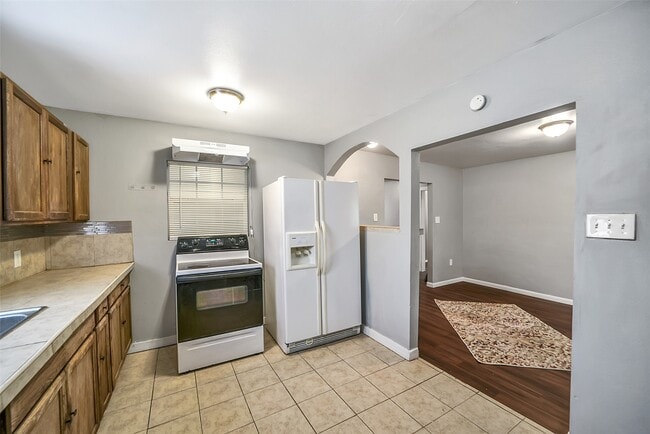 Building Photo - 6829 Madrid St Rental