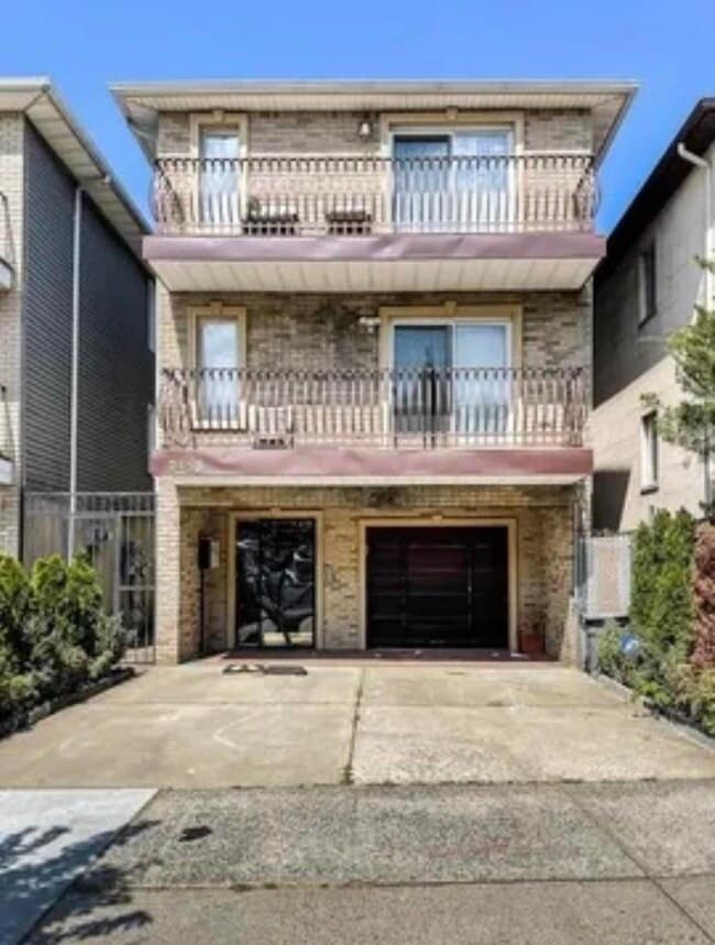 Building Photo - 2453 John F. Kennedy Blvd Rental
