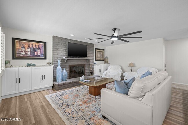 Photo - 2539 E Geneva Dr