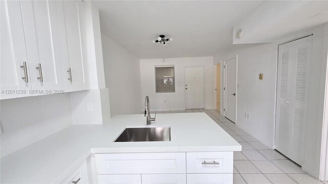 Photo - 2575 SW 27th Ave Unidad 105