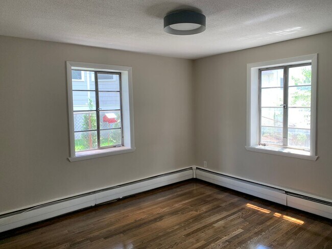 Photo - 48 Evergreen St