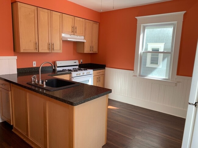 Photo - 75 Inwood Pl Unit Lower