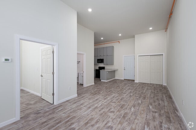 1BR, 1BA - 700SF - Dining Room