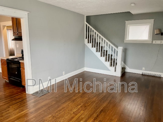 Photo - 1226 E Madison St