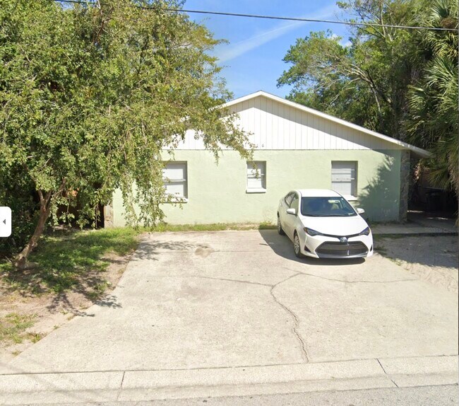 Exterior View - 1016 E Seward St Unit A