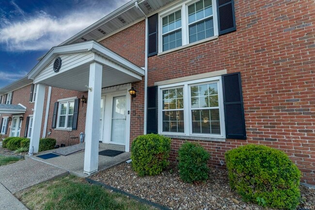 Photo - 107 Olde Newburgh Dr