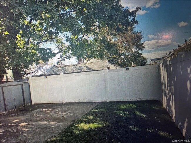 Photo - 114-36 194th St